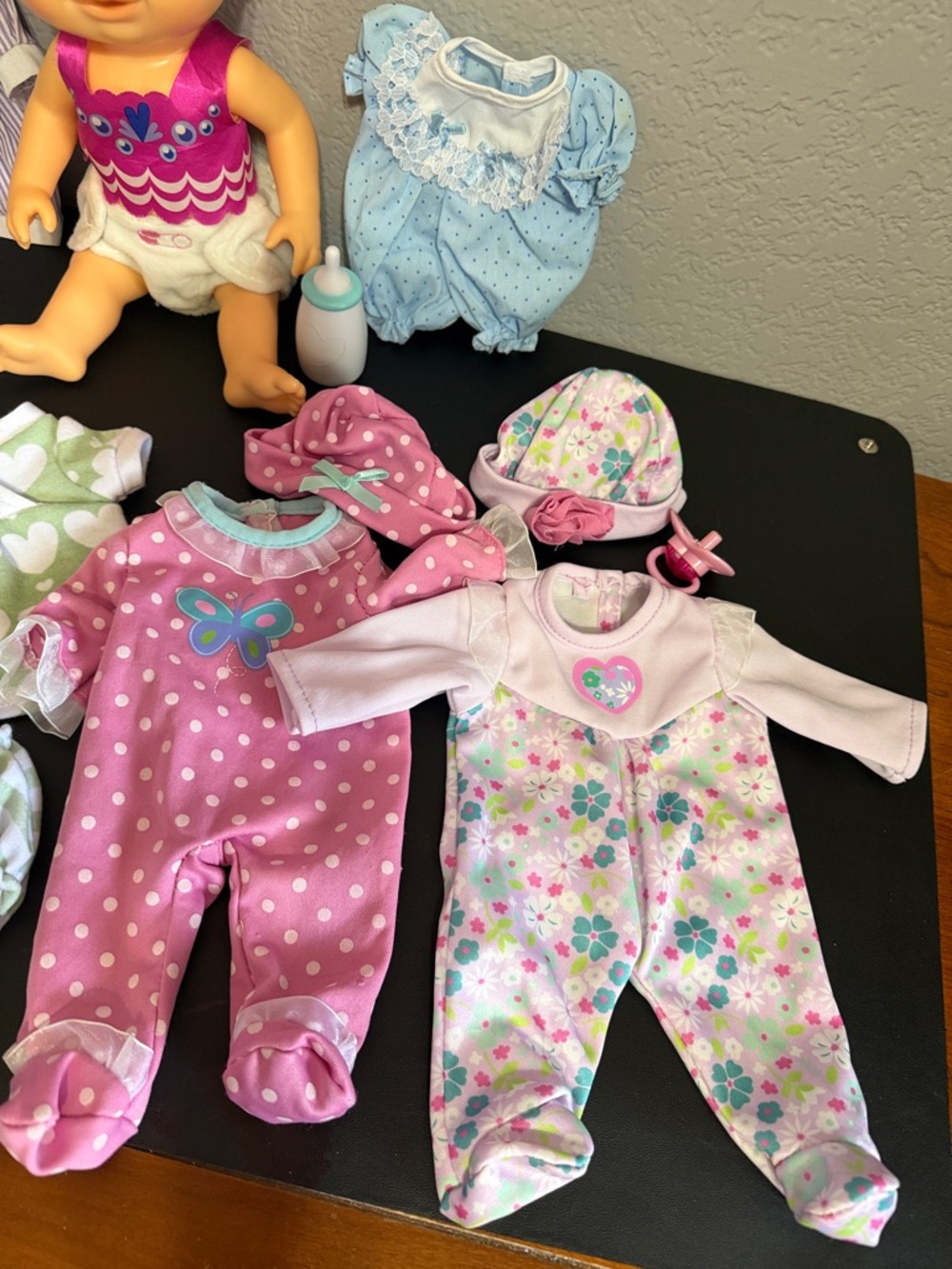 2017 Hasbro Baby Alive Shimmer & Splash Doll with extra Outfits/Clothes - Picture 7 of 12